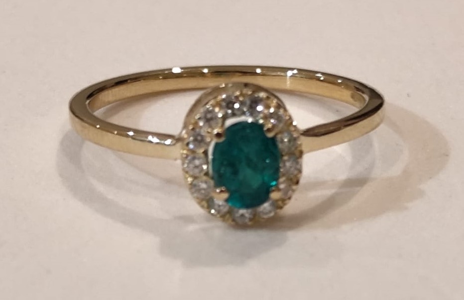 Anillo Esmeralda Oval y Diamantes - Esm 0.34Ct/D 0.15Ct/ OA