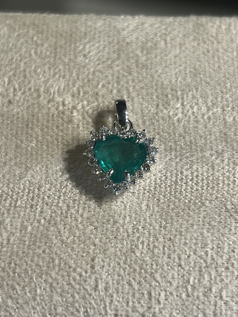 Dije Esmeralda Corazón y Cadena - Esm 1.26Ct/D 0.05Ct/ OB