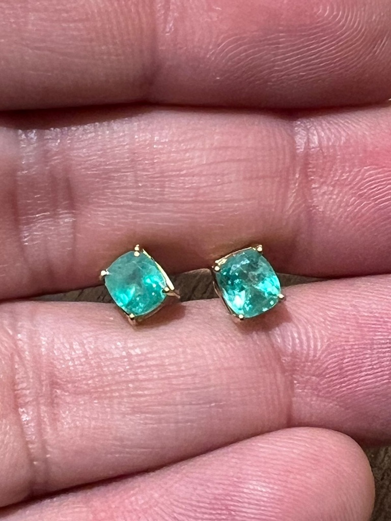 Aretes Esmeralda Cushion - Esm 1.25Ct OA